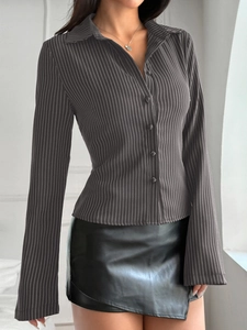 Chemise à rayures verticales style Y2K avec manches longues et boutons pour look d'automne