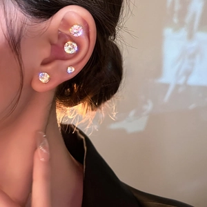 Elegant magnetic zircon ear clips for non-pierced ears in polished silver finish