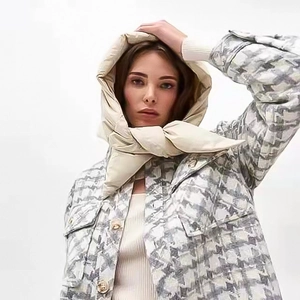 Winter padded hood scarf with beige down cotton and matching printed shirt jacket