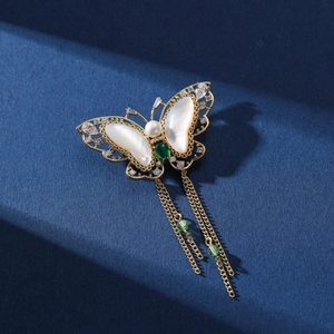 Butterfly Brooch Mother Of Artificial Pearl Wing Tassel Gold Alloy Zircon Inlaid Artificial Pearl Green Gemstone Elegant Accessory For Women
