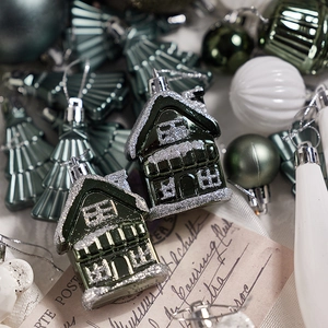 Ornamenti natalizi a casetta verde scuro con glitter argento per decorazioni