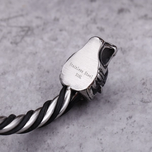 Vintage stainless steel wolf head twisted cable bracelet for men with 316L engraved detail