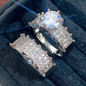 Luxurious double-layer engagement ring set with large zircon in navy velvet box