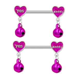 Piercing per capezzoli in argento con cuori rosa e campanellini con scritta Yes Daddy