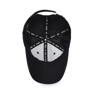 Vue interne d'une casquette de baseball noire à 6 panneaux avec coutures logo XTMY