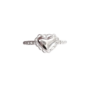 Elegant s925 silver open ring featuring heart-shaped lace and beaded band design