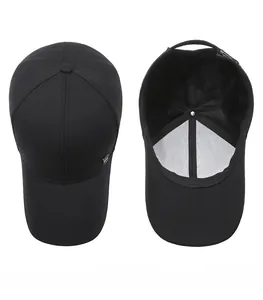 Vues détaillées d'une casquette décontractée noire avec tissu respirant et logo en métal
