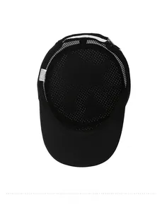 Detail eines schwarzen Angelhuts mit Innenfutter aus 100% Polyester-Netzgewebe