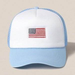 Cappello trucker blu e bianco con bandiera americana ricamata e rete traspirante