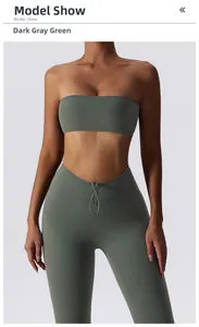 Vorderansicht des nahtlosen yoga-sets in dunkelgraugrün mit tube top und leggings