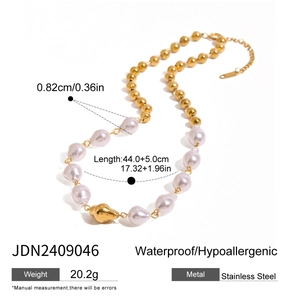 Detail of stainless steel necklace with white pearls, waterproof and hypoallergenic specs