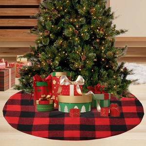 Jupe de sapin de Noël à carreaux rouges et noirs pour une décoration de fête festive