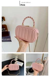 Borsa a tracolla rosa a scatola con texture trapuntata e catena dorata