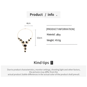 Spécifications détaillées du collier pendentif ovale en alliage indiquant un poids de 49,8g