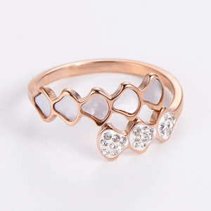 Rose gold scalloped fan ring featuring shell inlay and pavé micro diamonds for women