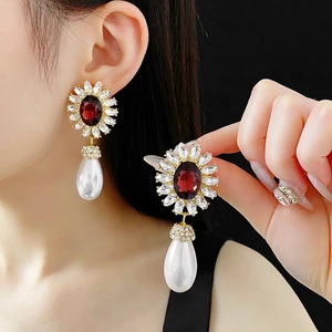 Vintage floral drop earrings with red ruby crystal and white pearl for elegant women