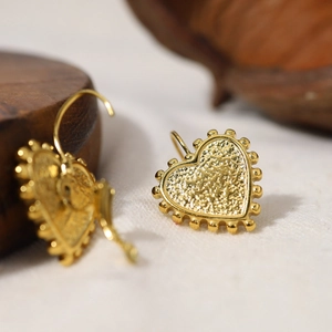 Vintage 18k gold plated heart hoop earrings with hammer textured finish and bead edge