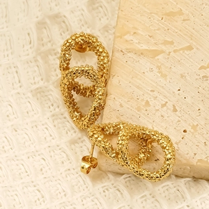 Textured Interlocking Oval Link Stud Earrings 304 Stainless Steel 18k Gold Plated French Ins Style Elegant For Women