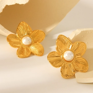 Elegant 18k gold plated stainless steel flower earrings with white pearls