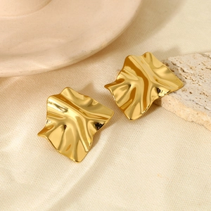 Modern Minimalist Stainless Steel Crinkled Geometric Stud Earrings For Women High Quality Gold Plated Irregular Wave Earrings Jewelry