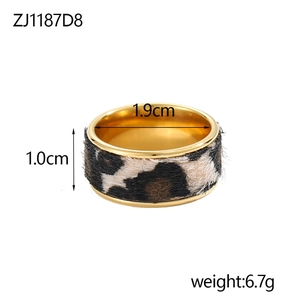 Wide stainless steel ring with golden edges and leopard print inlay, size ZJ1187D8