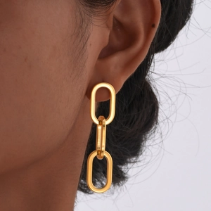 Minimalistische goldene geometrische Edelstahl-Ohrringe mit drei Kettengliedern