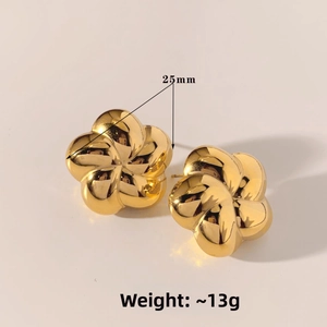 Detail view of gold flower stud earrings showing 25mm diameter and 13g weight specifications