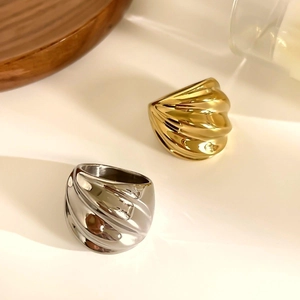 Bagues polies en acier inoxydable or 18 carats et argent avec motif de filetage spirale