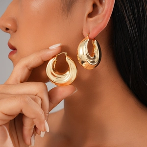 Chunky Hoop Earrings Geometric Polished Metal Smooth U Shape Minimalist Fashion Commuter Jewelry For Women