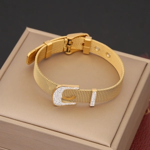 Bracciale vintage in maglia dorata con fibbia a cintura e pietre di zircone