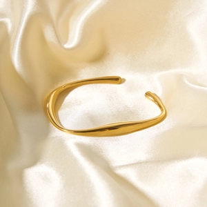 Irregular Wave Open Cuff Bracelet 18K Gold Plated Stainless Steel Minimalist Hammered Texture Design For Women