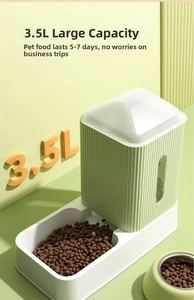 Detail of 3.5L automatic pet feeder with light green minimalist design and food level window