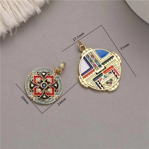 Pendenti artigianali in smalto tibetano placcati oro con zirconi e misure indicate