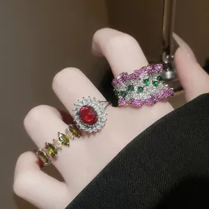 Bague Ouverte Réglable Ovale Plissée Cuivre Zircon Micro Pavé Design Vague Irrégulière Bijoux De Mode Pour Femmes