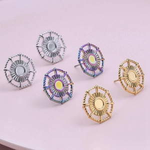 Detailed view of 304 stainless steel stud earrings in silver, gold and rainbow finishes