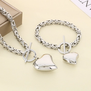 Silver titanium steel jewelry set with heart pendant and Byzantine chain with toggle clasp