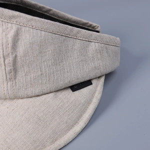 Visière pare-soleil en ramie respirante pour femmes avec texture fine et étiquette