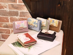 Portefeuilles courts en cuir PU pour femmes en six couleurs avec motifs fleurs et zip