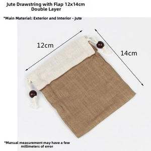 Dettaglio sacchetto in lino doppio strato 12x14cm con patta e cordino in legno