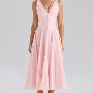 Elegant sleeveless pink V-neck maxi dress with waist-slimming buttons and A-line pleated skirt
