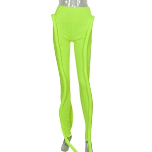 Neongrüne eng anliegende Sporthose mit auffälligen seitlichen Rüschendetails für Damen