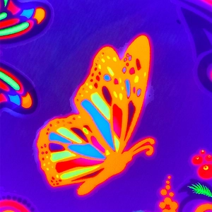 Autocollant de tatouage papillon lumineux avec des couleurs néon vives sur fond sombre