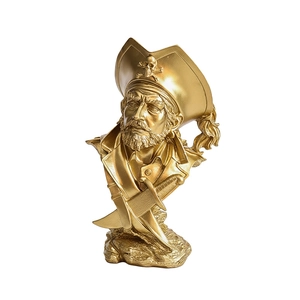 Goldene Piratenkapitän-Büste Skulptur mit Totenkopfhut und Säbeln für die Wohndekoration