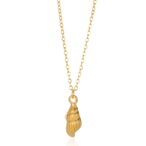 Macro shot of 18K gold plated stainless steel conch shell pendant necklace detailing