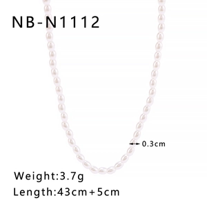 Detail view of 0.3cm small pearls on 43+5cm 18k gold plated titanium necklace