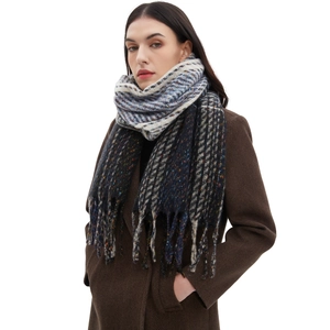 Women Winter Scarf Gradient Plaid Pattern Warm Oversized Shawl With Long Tassels Fashion Neck Warmer Soft Woven Wrap