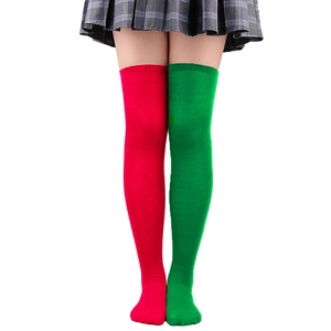 Chaussettes montantes tricotées bicolores rouge et vert pour fêtes de Noël ou Halloween