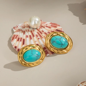 Boucles d'oreilles élégantes en acier doré avec pierre turquoise ovale sur coquillage et perles