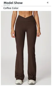 Détail du pantalon évasé marron café avec taille en V croisée et poches latérales