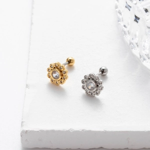 Blumenförmige Knorpel-Ohrringe aus Edelstahl mit Zirkonia in Gold- und Silberoptik